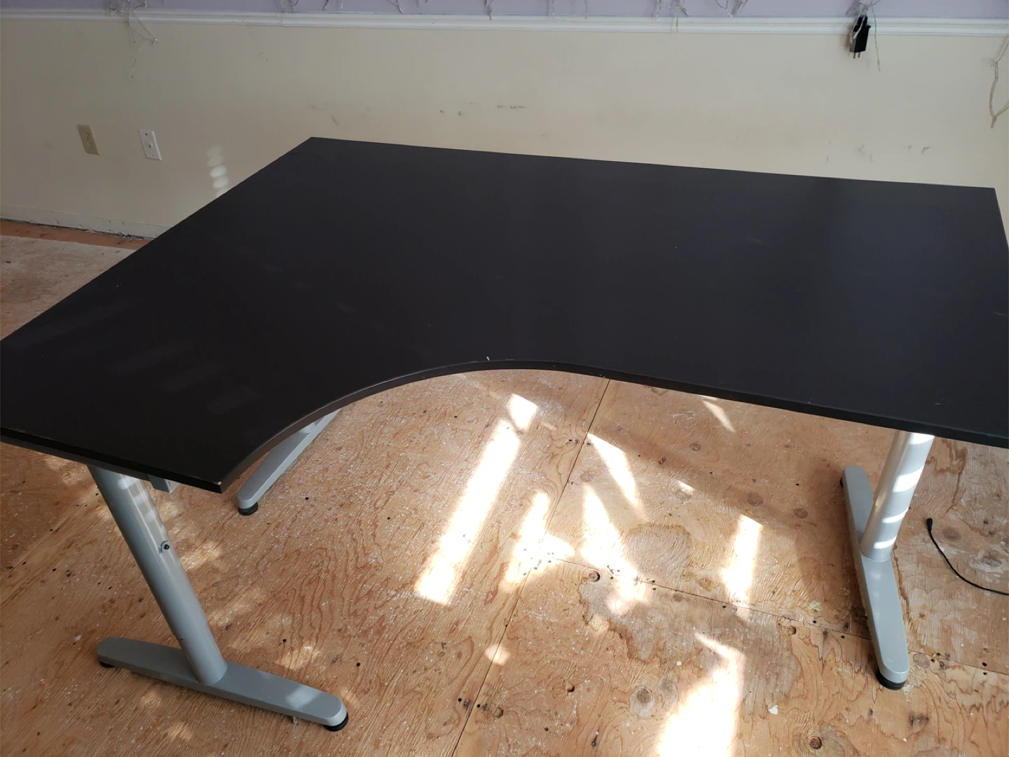 Black L-Shaped Desk