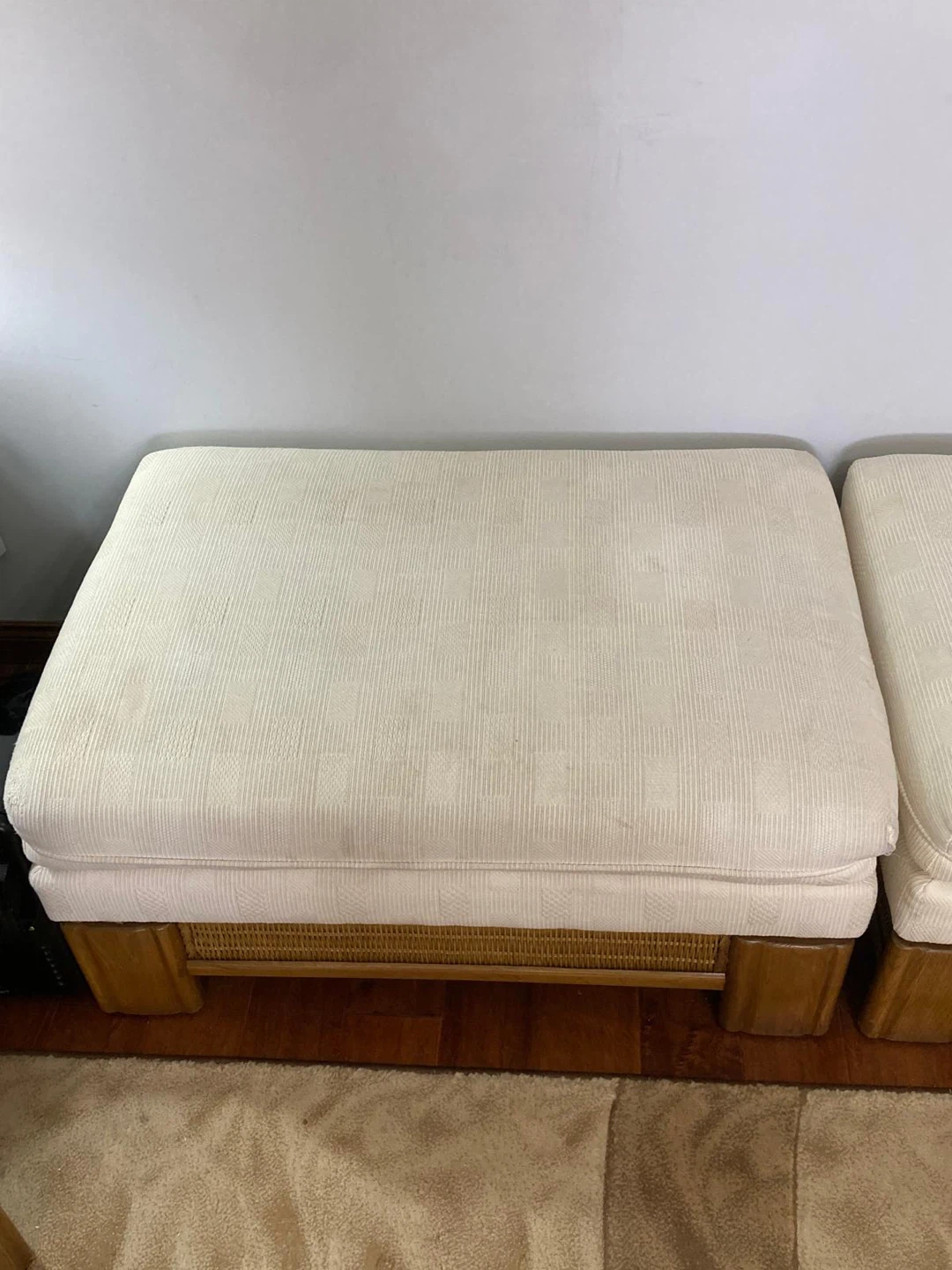 Set of classic wicker chairs and 2 matching ottomans - photo 4
