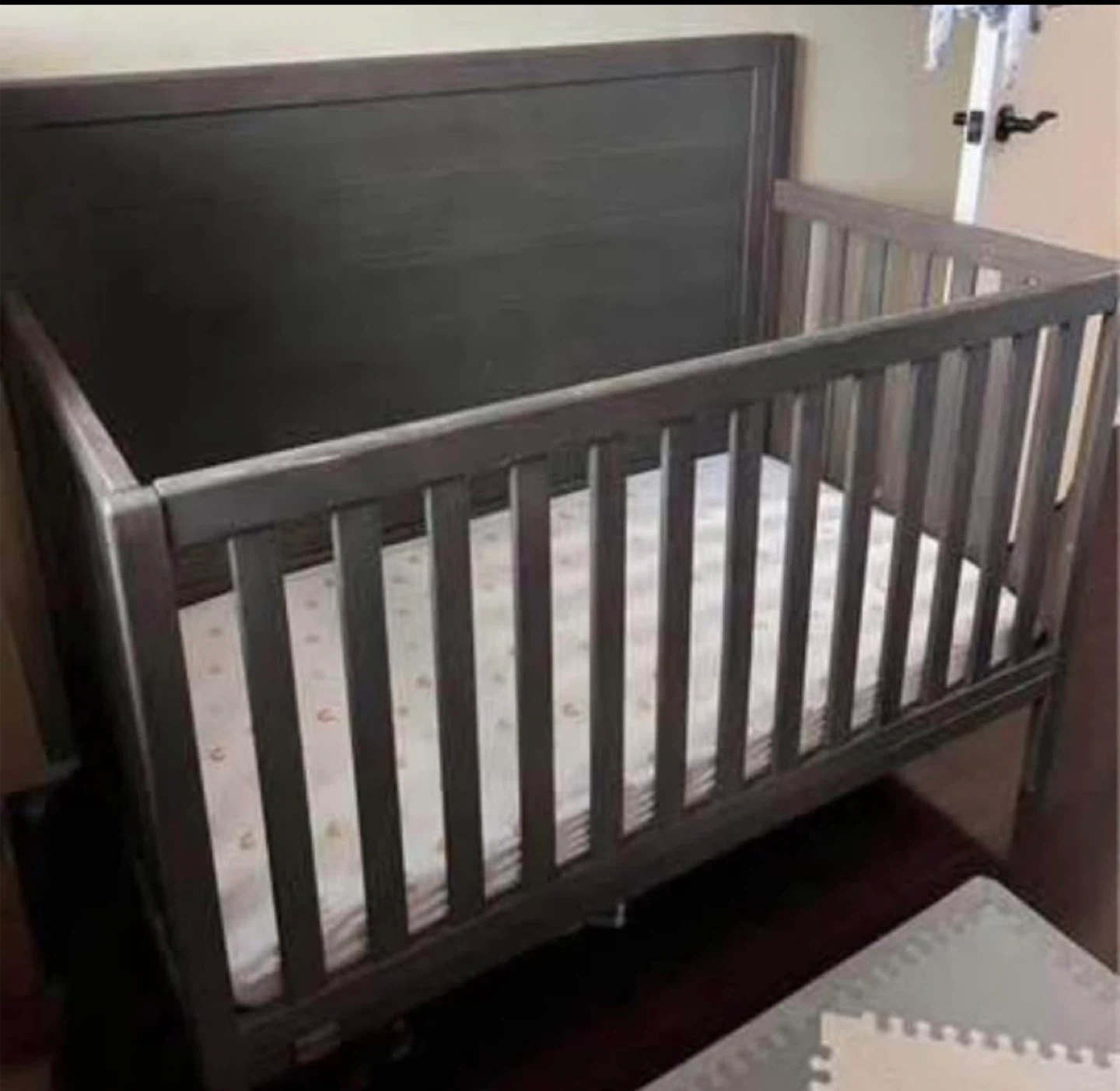Crib and mattress