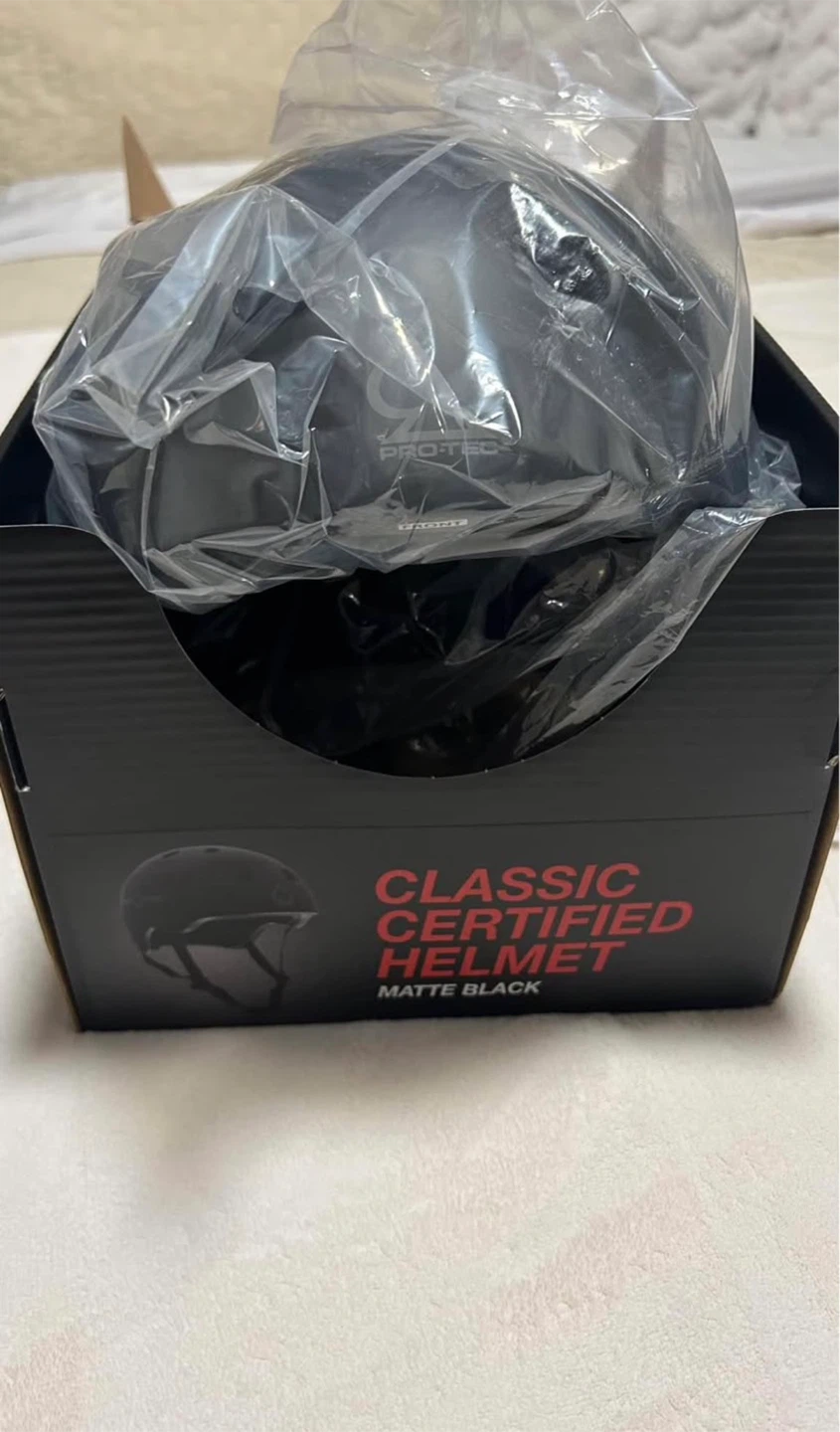 Pro-Tec Junior Action Sports Pad Set & Classic Certified Helmet - photo 3