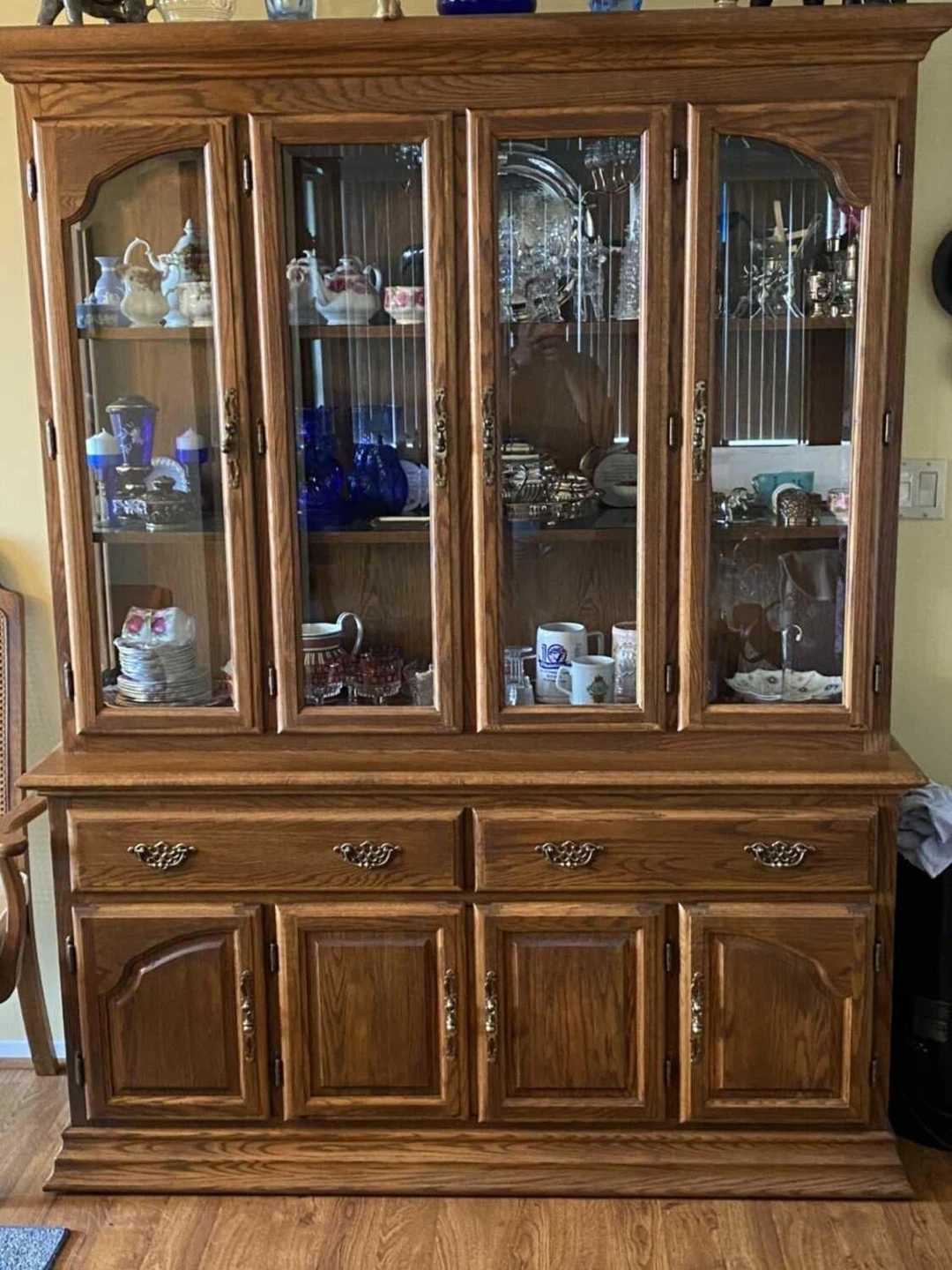 Dining Room and Hutch - photo 3