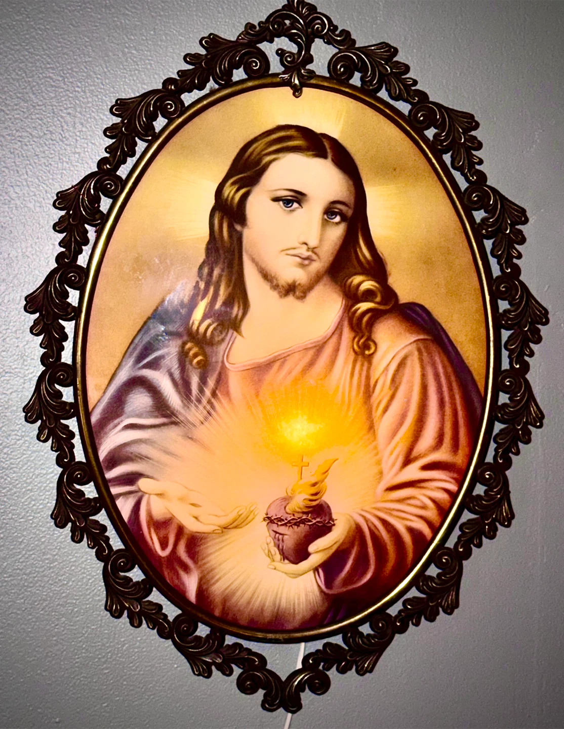 Vintage Sacred Heart of Jesus Wall Art Oval Frame