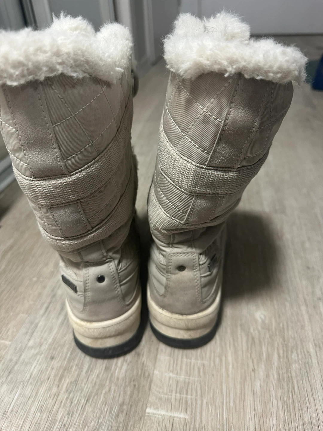 Tan Quilted Winter Boots - Size US 6 - photo 2
