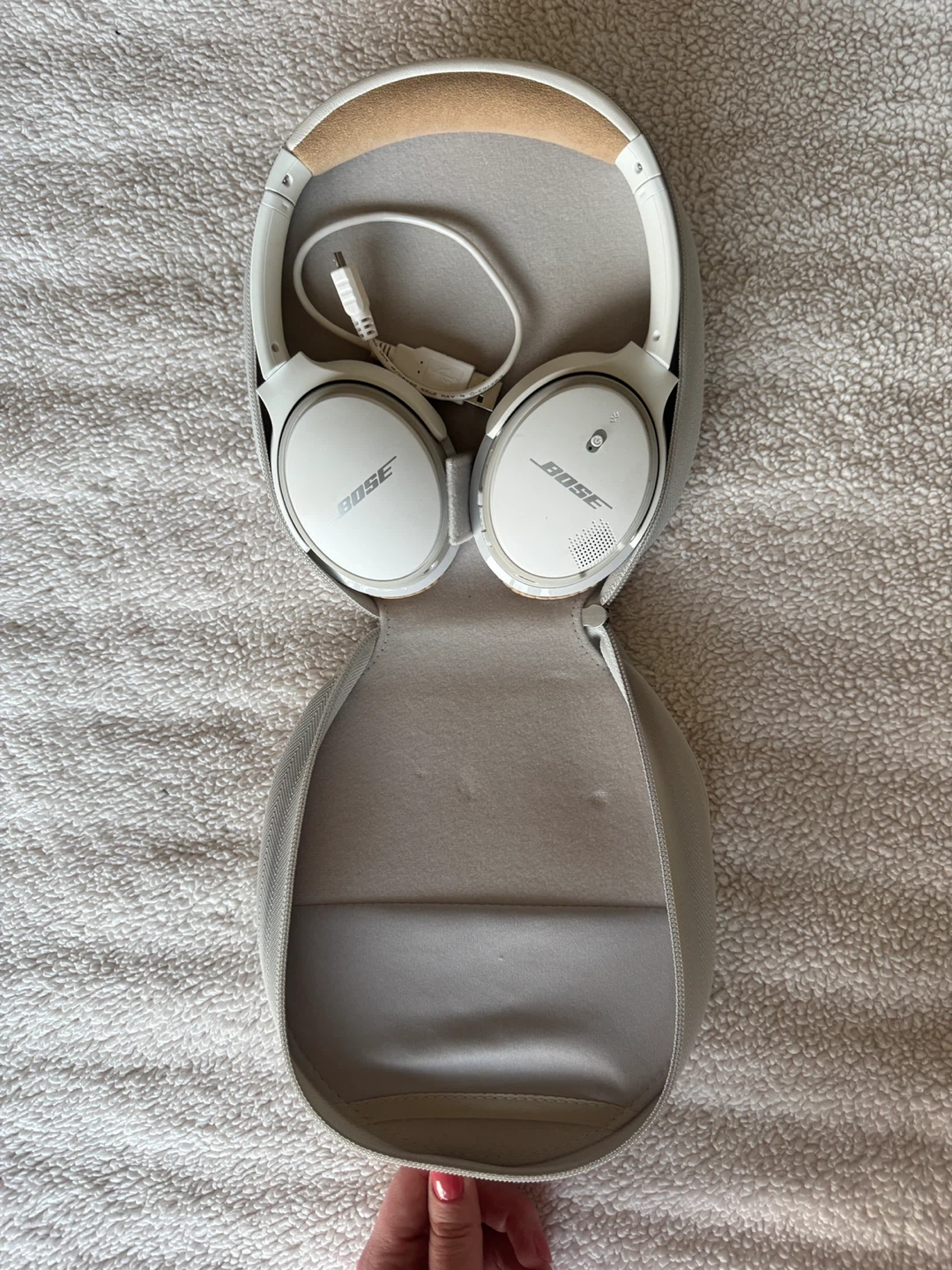 Bose Noise Cancelling Headphones with Case - photo 3