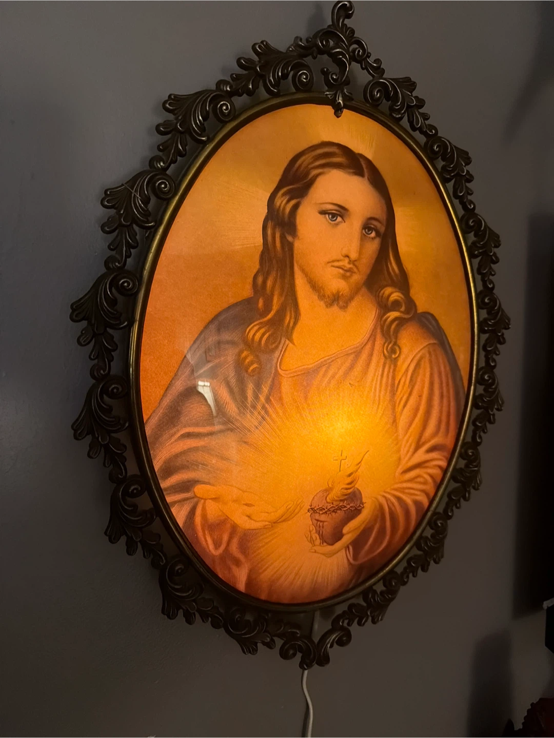 Vintage Sacred Heart of Jesus Wall Art Oval Frame - photo 2