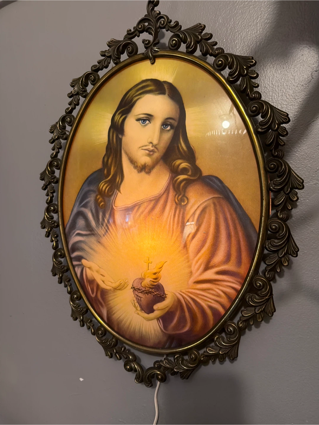 Vintage Sacred Heart of Jesus Wall Art Oval Frame - photo 3