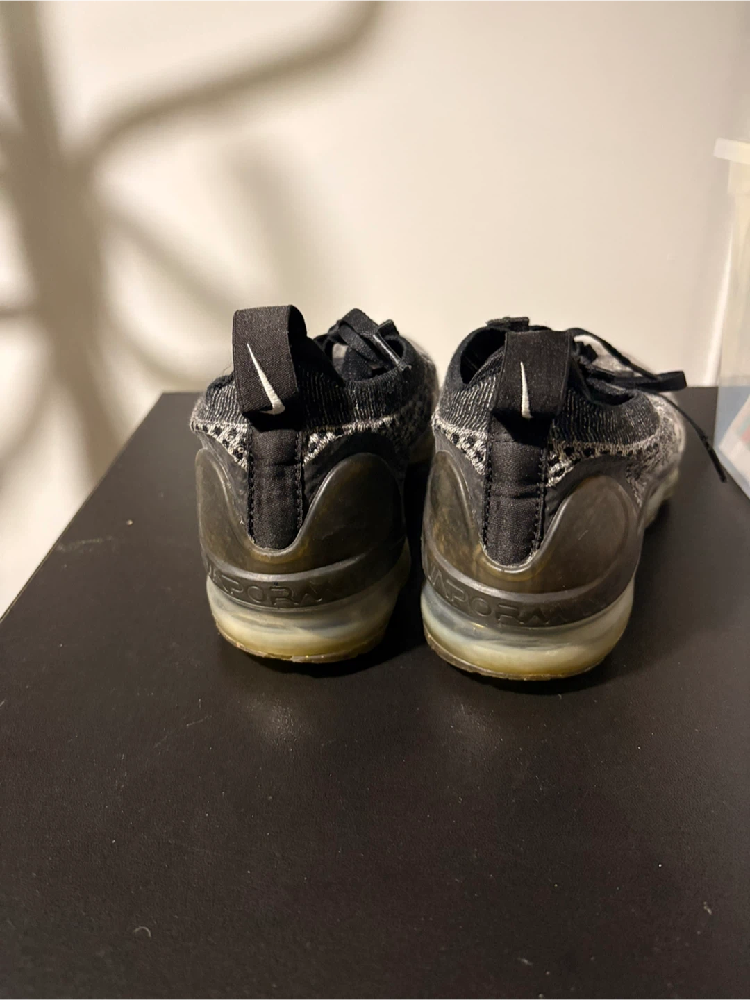 Nike Air VaporMax Flyknit Women's Shoes Size 7 - photo 3