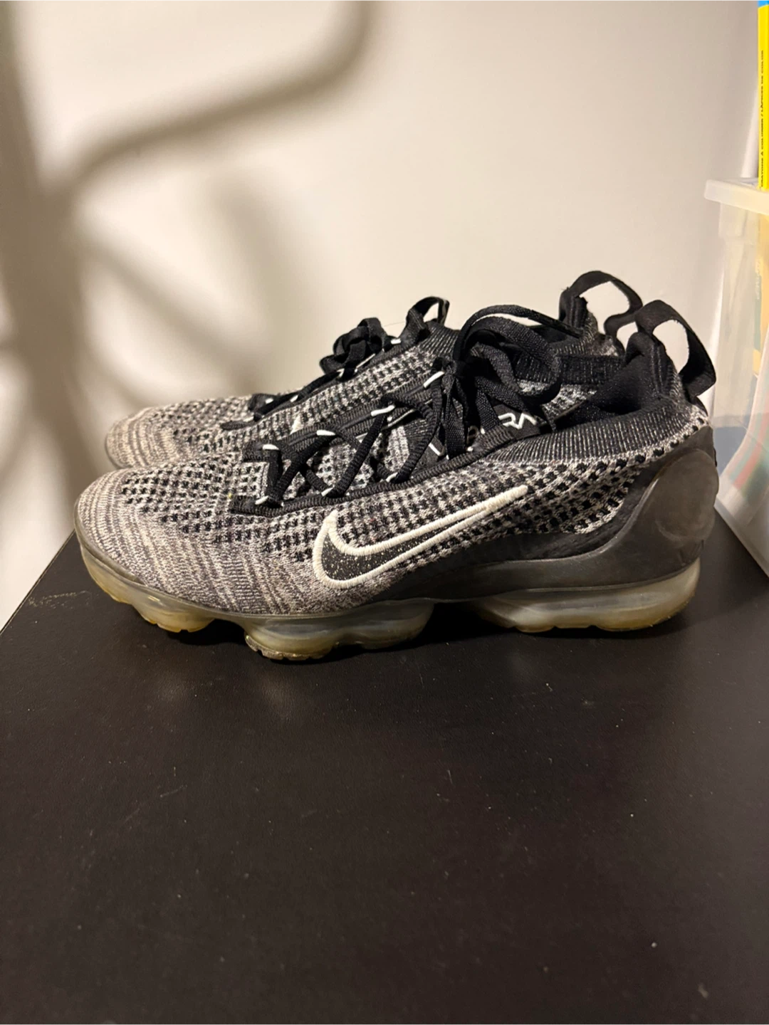 Nike Air VaporMax Flyknit Women's Shoes Size 7 - photo 2