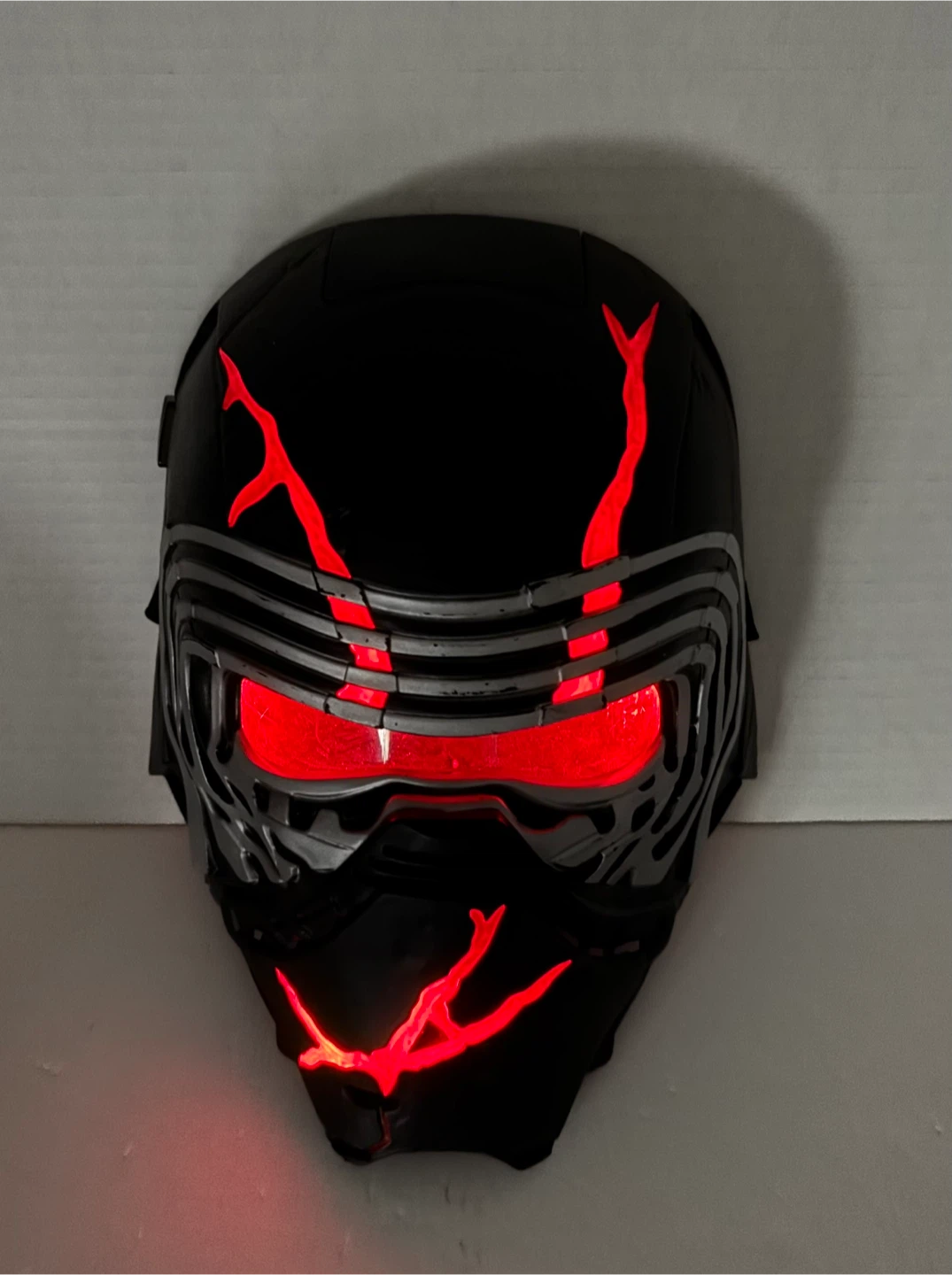 Star Wars Kylo Ren Light-Up Helmet