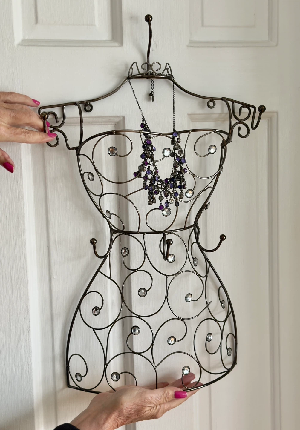 LOVELY METAL JEWELRY HOLDER