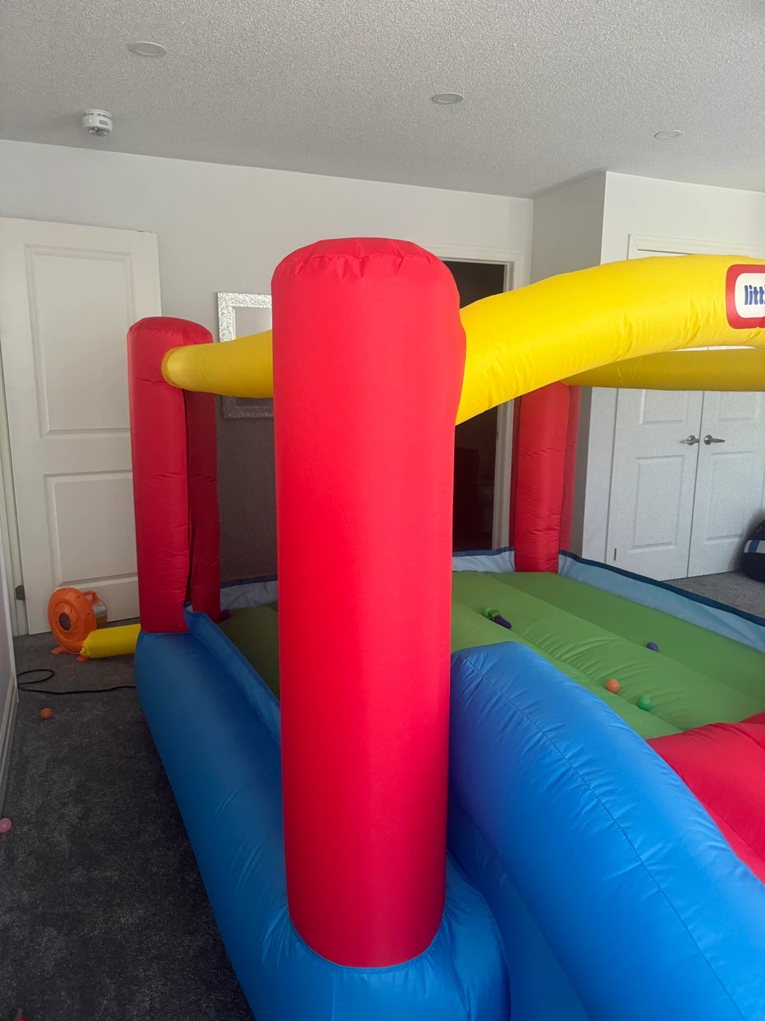 Little Tikes Inflatable Bounce House with Slide - photo 2