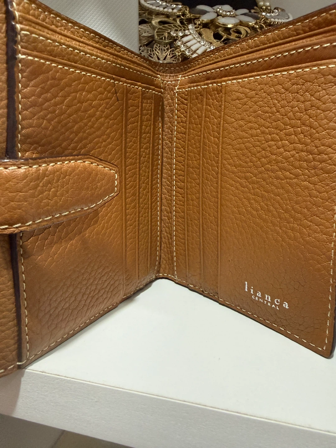 Bianca Central Brown Leather Bi-fold Wallet - photo 3