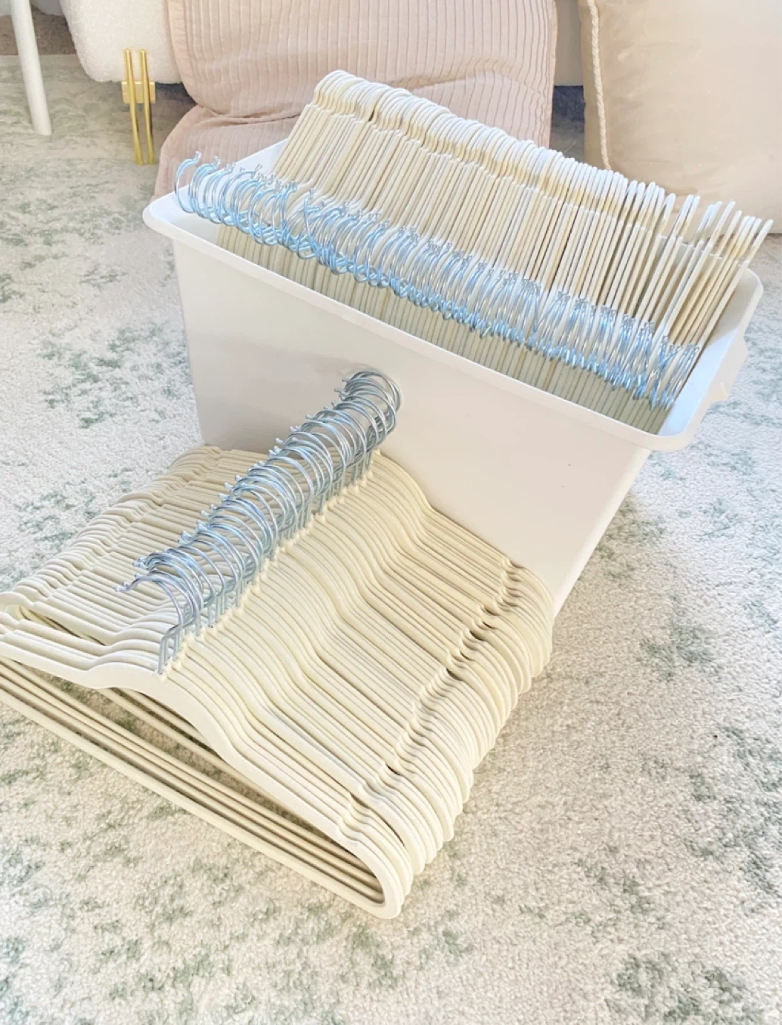 123 Cream Velvet Hangers - photo 2