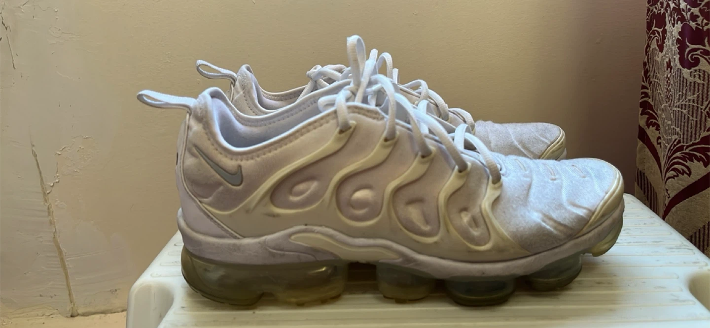 Nike Air VaporMax Plus White Sneakers