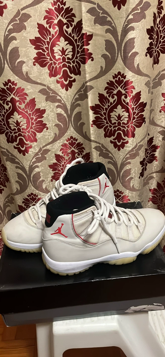 Air Jordan 11 Retro 'Concord' Shoes