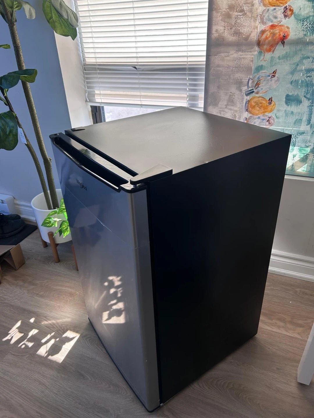 Whirlpool Mini Fridge - photo 3