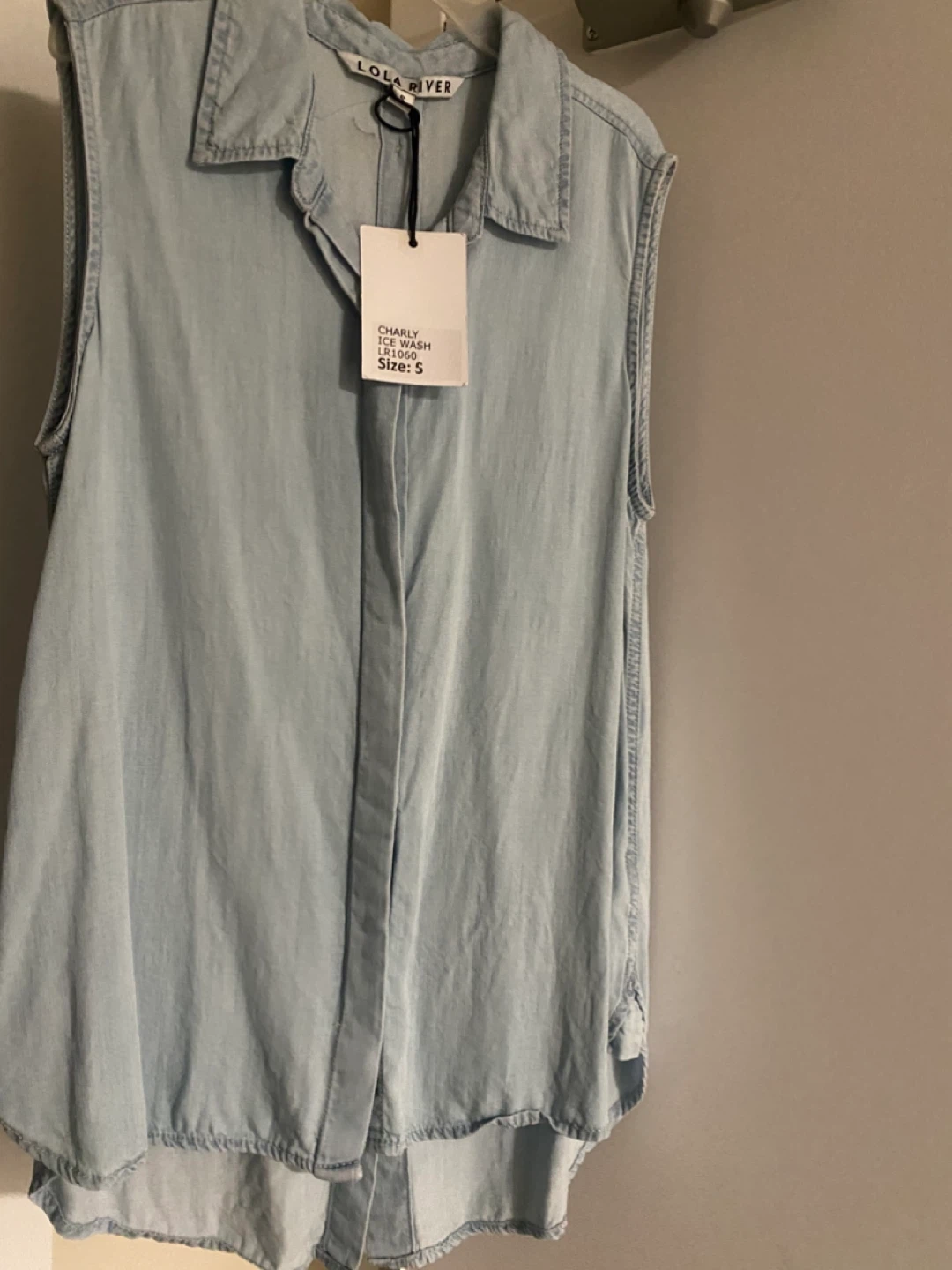 Lola River Sleeveless Denim Shirt Size S - photo 2