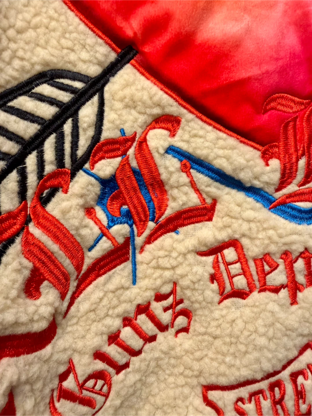 GUNZINI HONOR Sherpa Fleece Jacket with Hearts and Arrows - photo 3