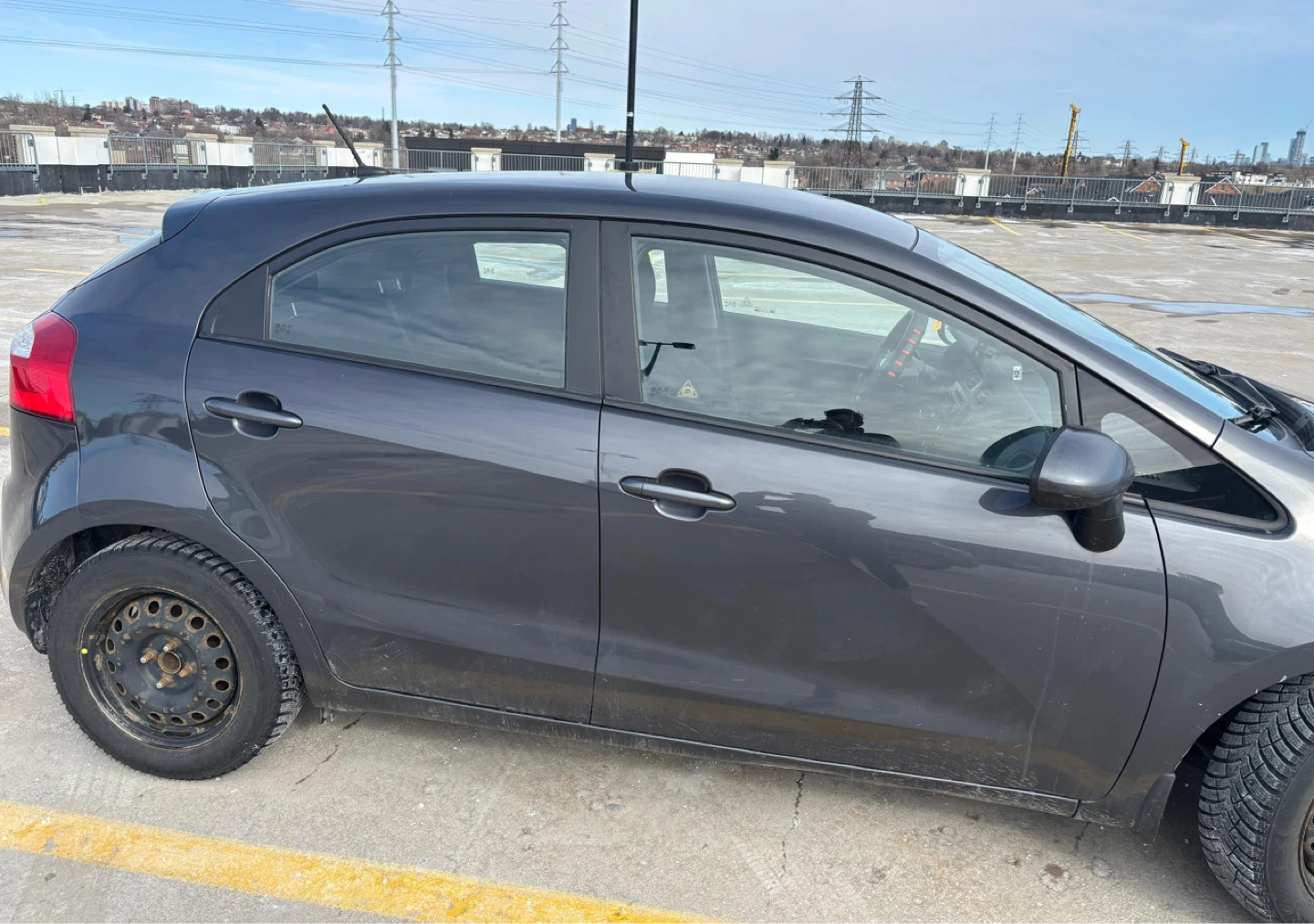 2014 Kia Rio – Automatic – Fuel Saver – Winter Tires - photo 2