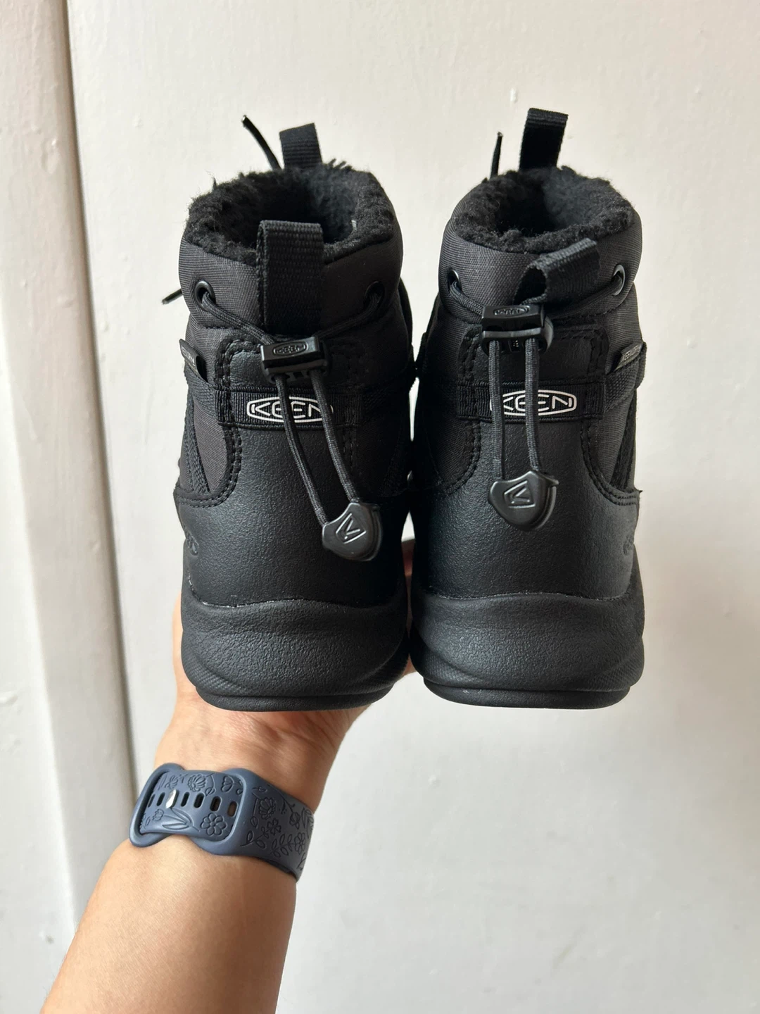 New keen boots waterproof size 7.5 - photo 3