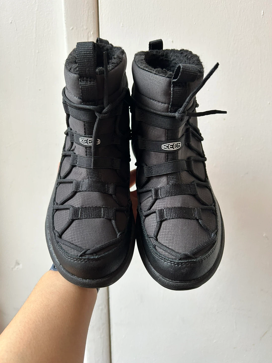 New keen boots waterproof size 7.5