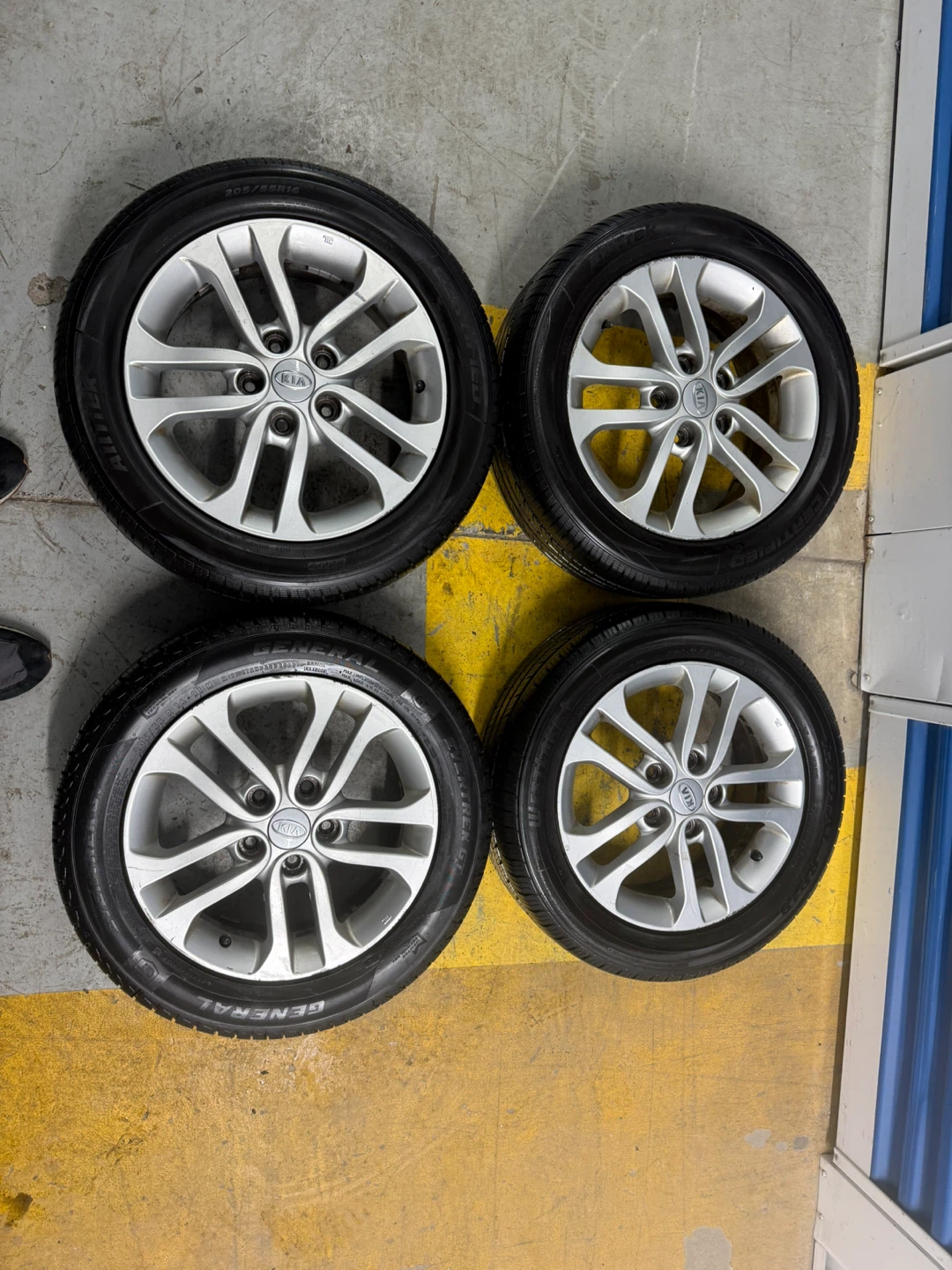 205/55R16 All Season Tires on Kia Rims – DOT 2022