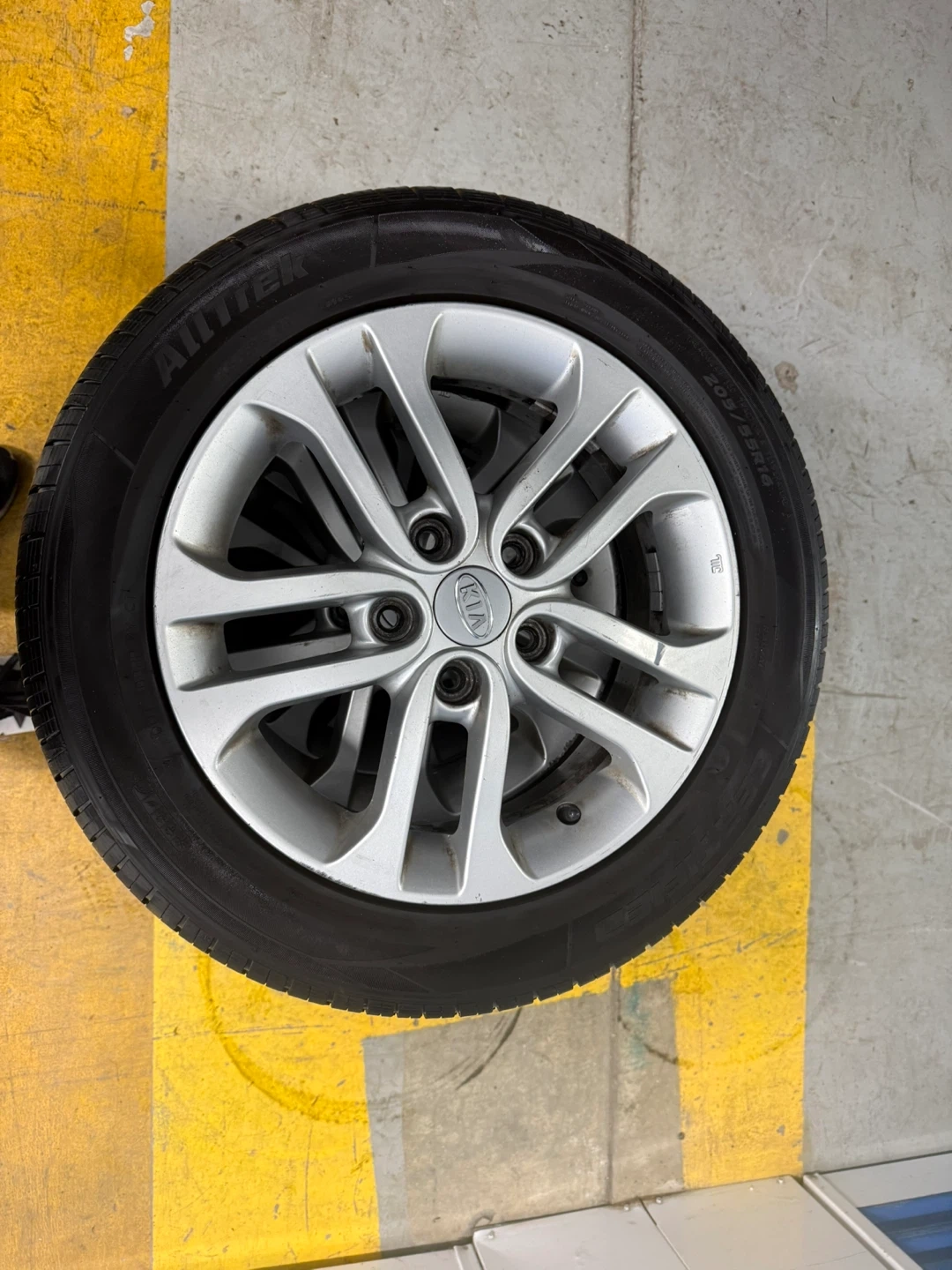 205/55R16 All Season Tires on Kia Rims – DOT 2022 | Karrot