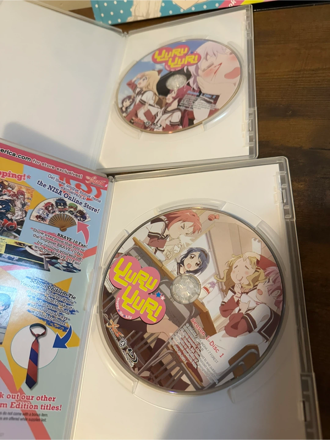 Yuru Yuri Out of Print Art Books & Blue Rays - photo 4
