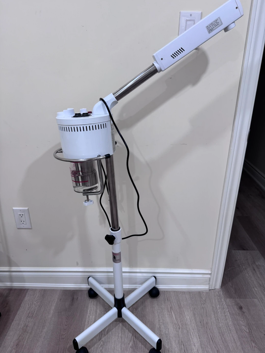 White Facial Steamer with Ozone