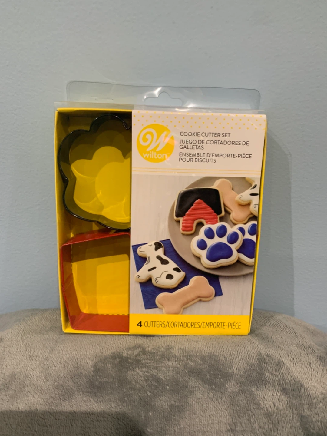 Wilton Cookie Cutter Set - Dog & Bone Shapes