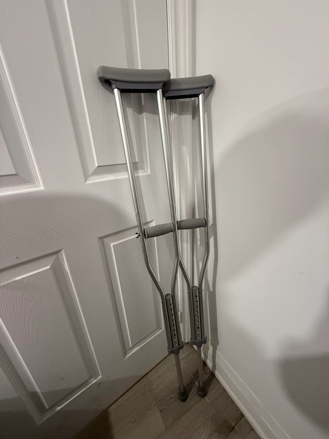 Adjustable Aluminum Crutches