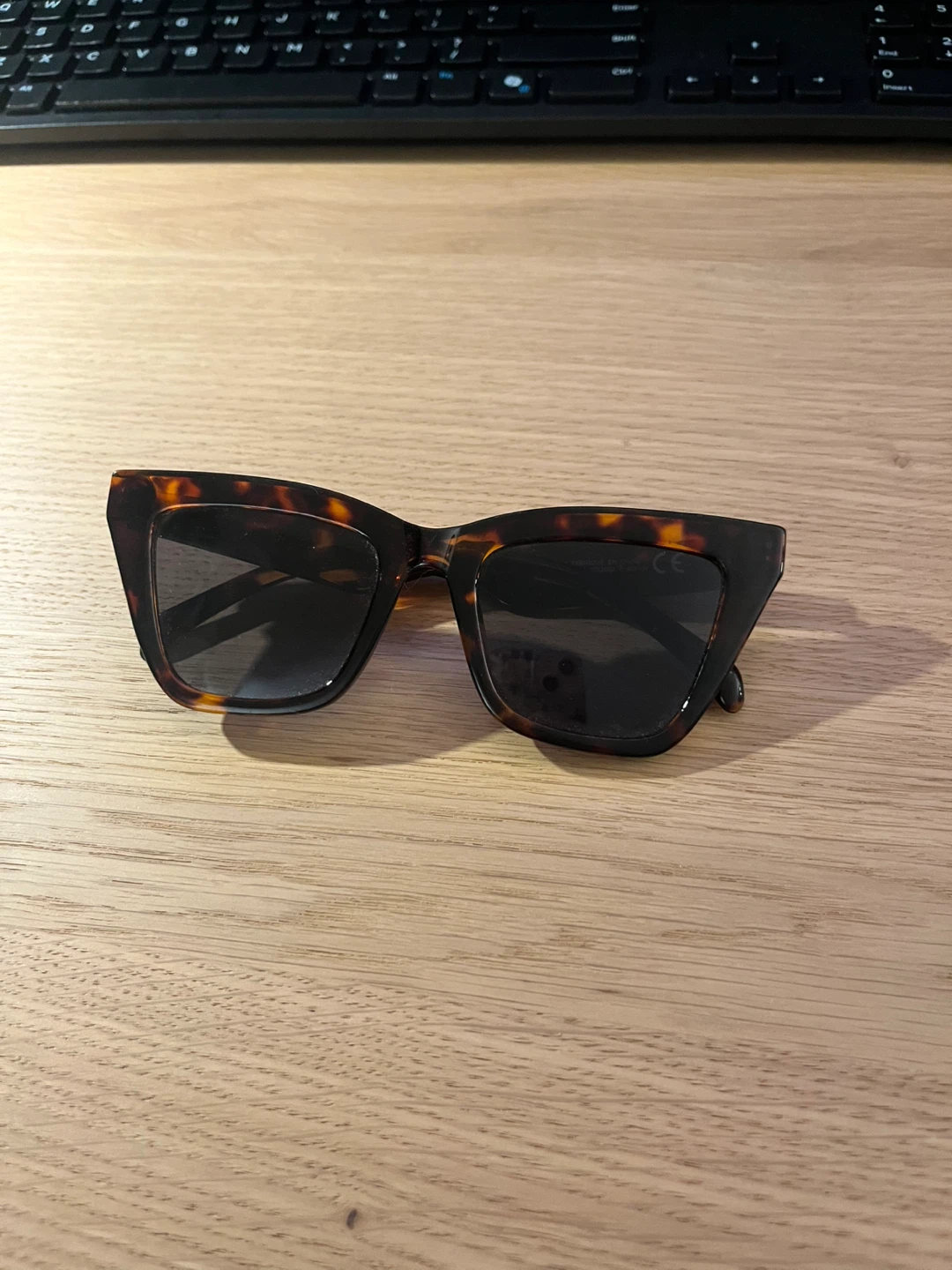 H&M Tortoiseshell Cat-Eye Sunglasses
