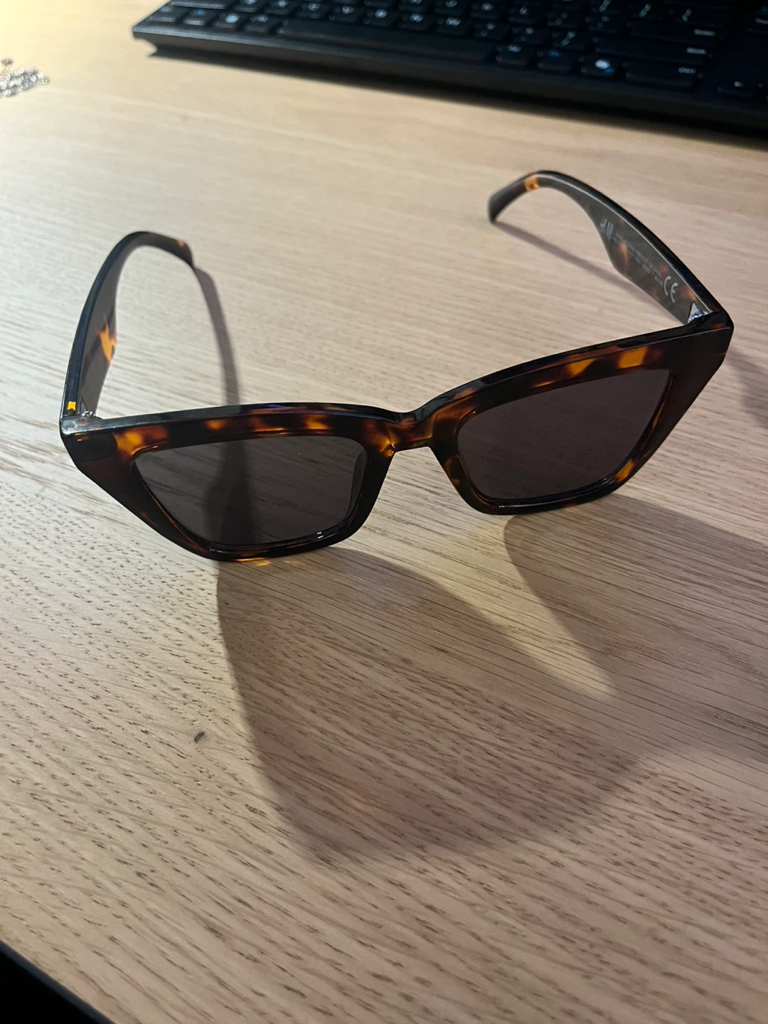 H&M Tortoiseshell Cat-Eye Sunglasses - photo 2