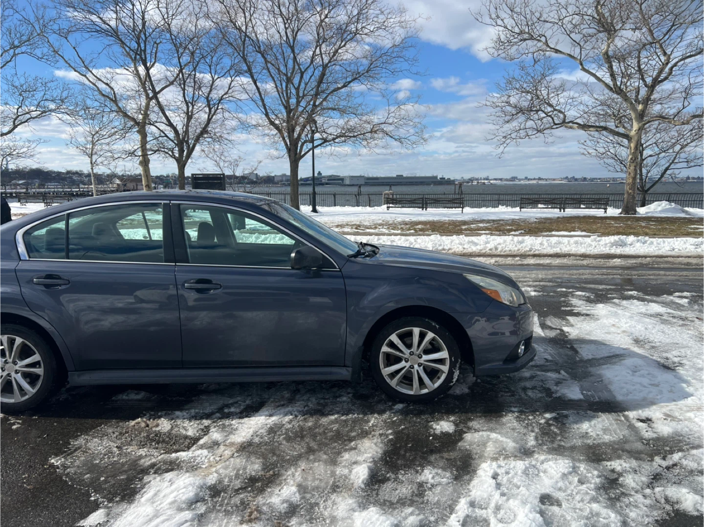 Subaru Legacy 2.5i Sedan - photo 3