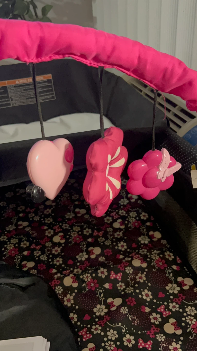 Disney Minnie Mouse Playpen with Bassinet and Changing Table - photo 3