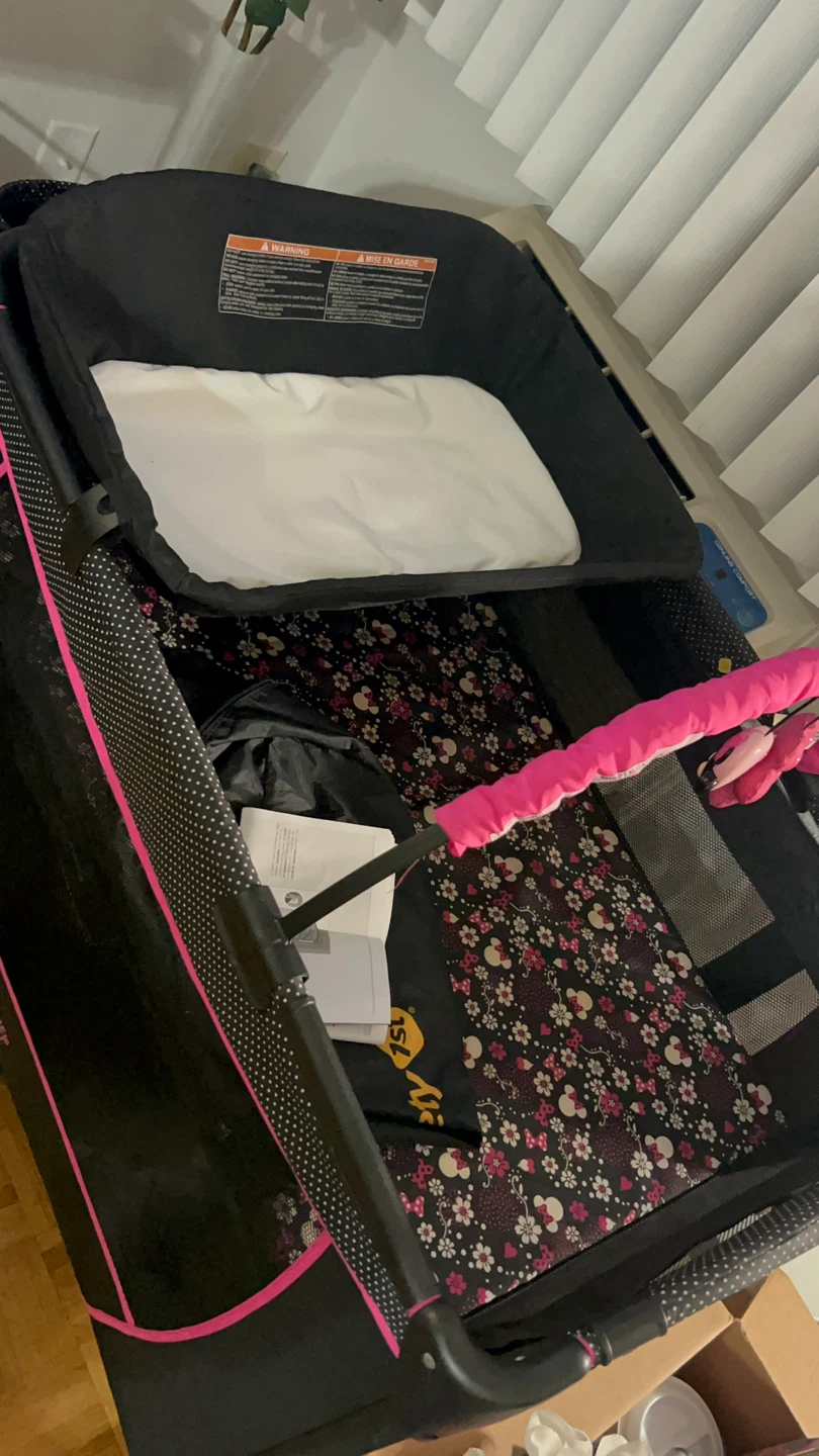 Disney Minnie Mouse Playpen with Bassinet and Changing Table - photo 2