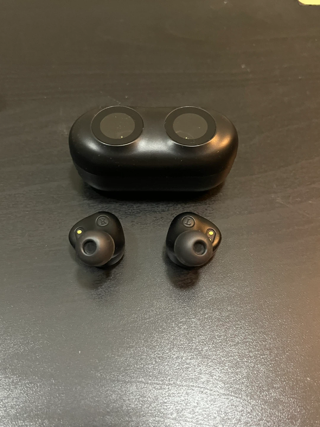 Miniso Bluetooth Wireless Earphones Like New - photo 2