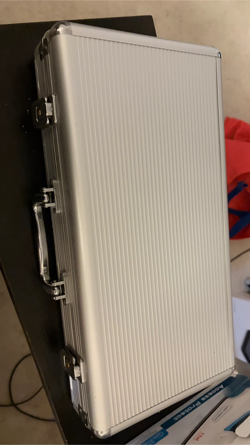 Poker Chip Set with Aluminum Case