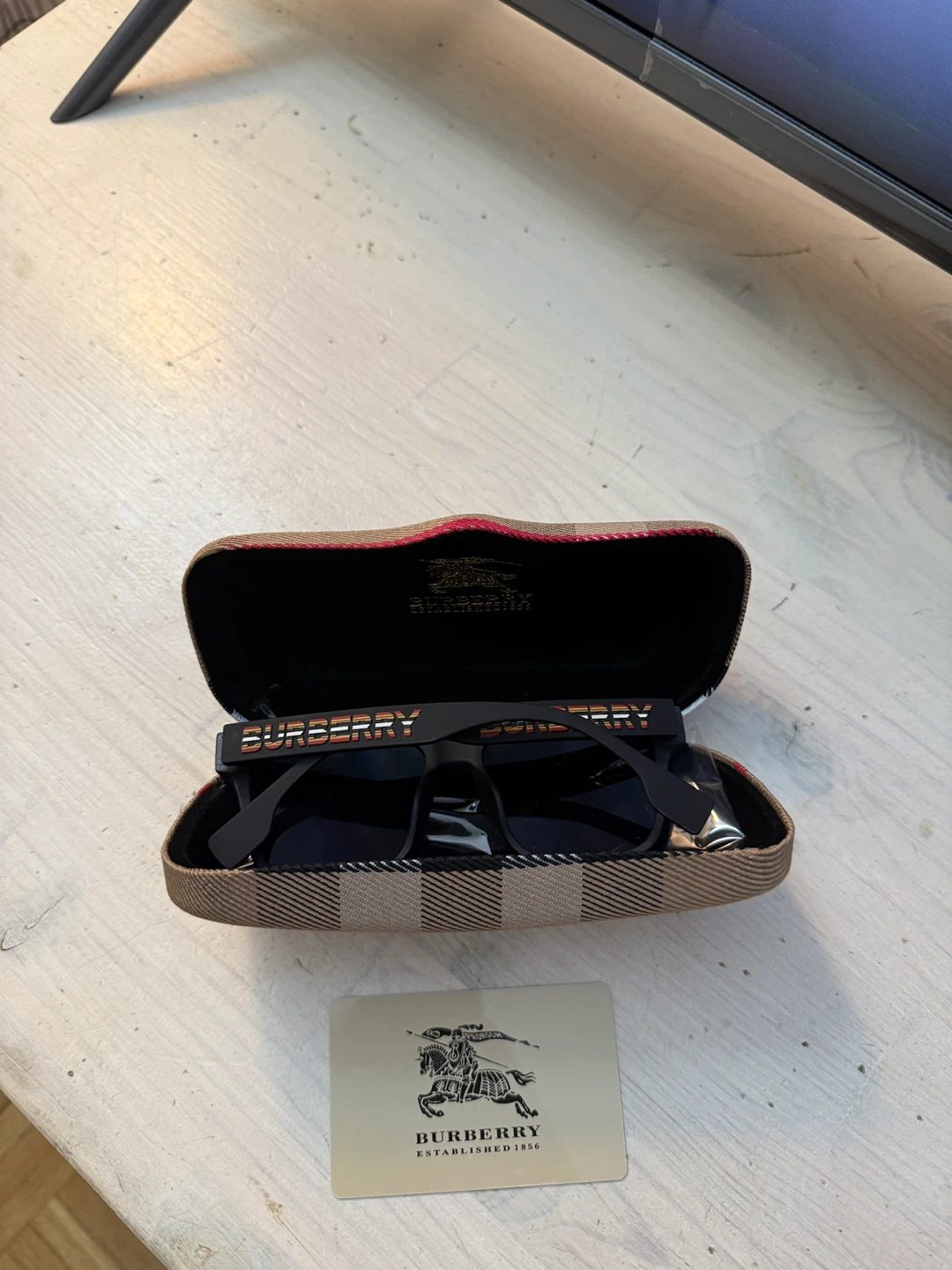 Burberry Sunglasses with Case - photo 2