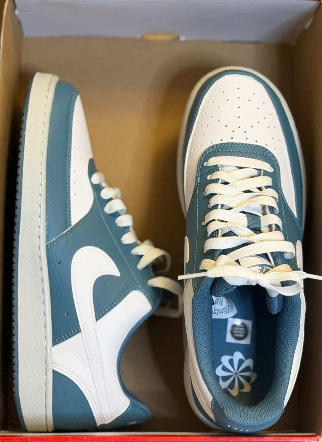 Nike Air Force 1 Sneakers - White/Teal