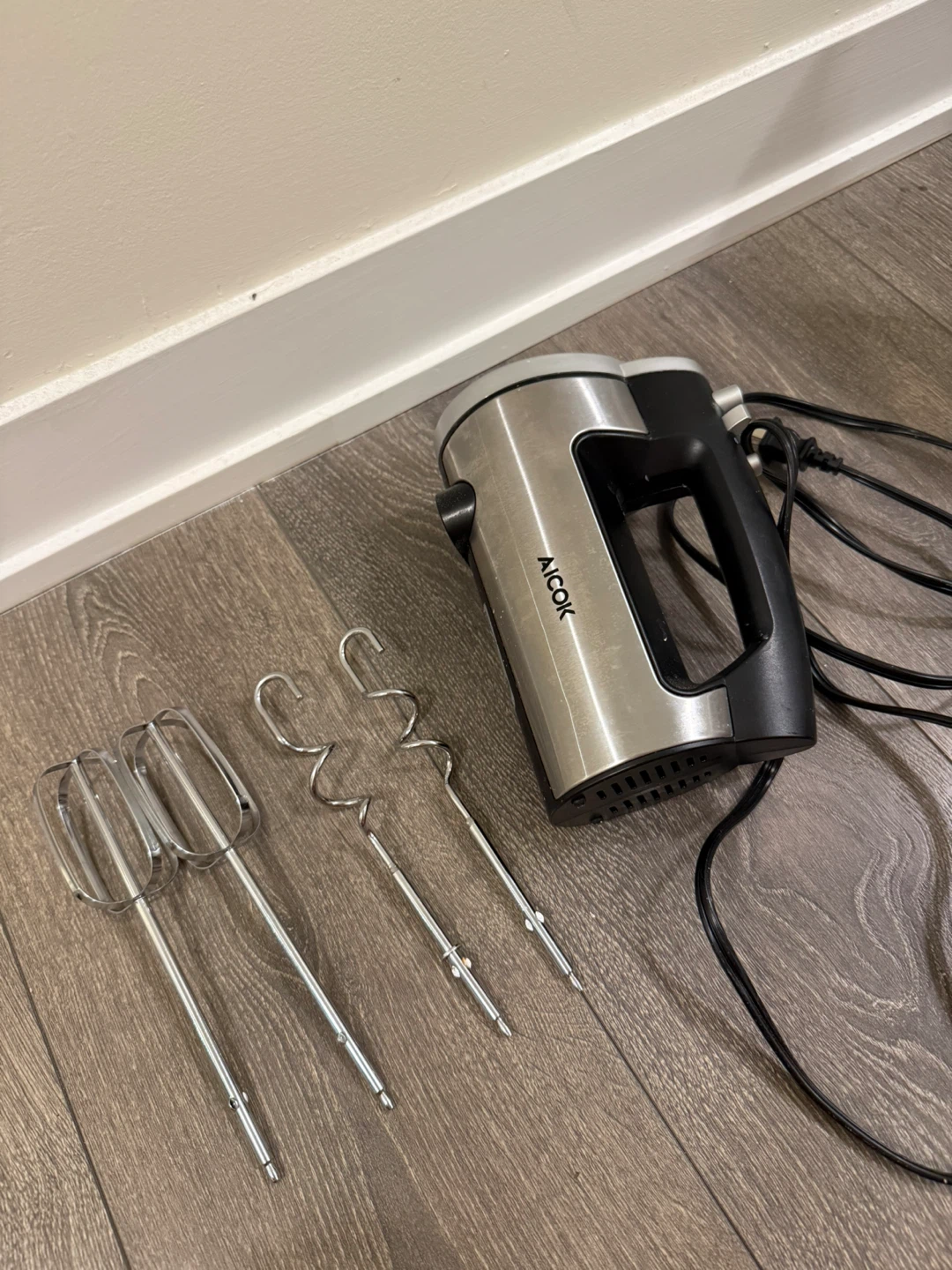 AICOK Hand Mixer with 2 Beaters and 2 Dough Hooks