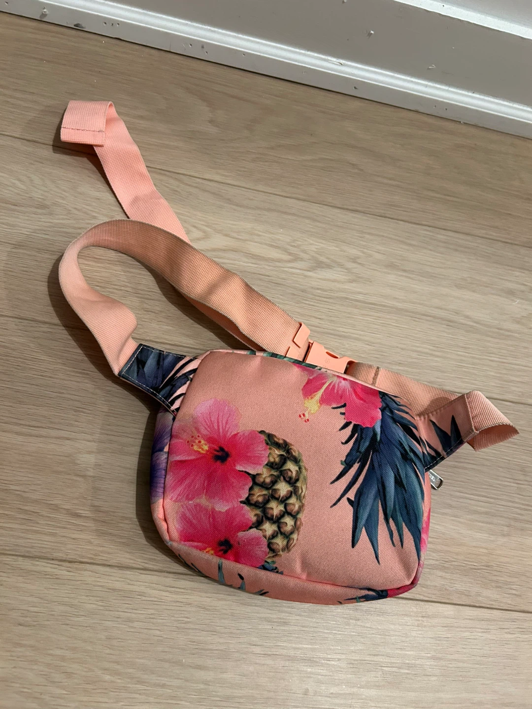 Herschel Fanny Pack Belt Bag Pink Tropical Print - photo 2