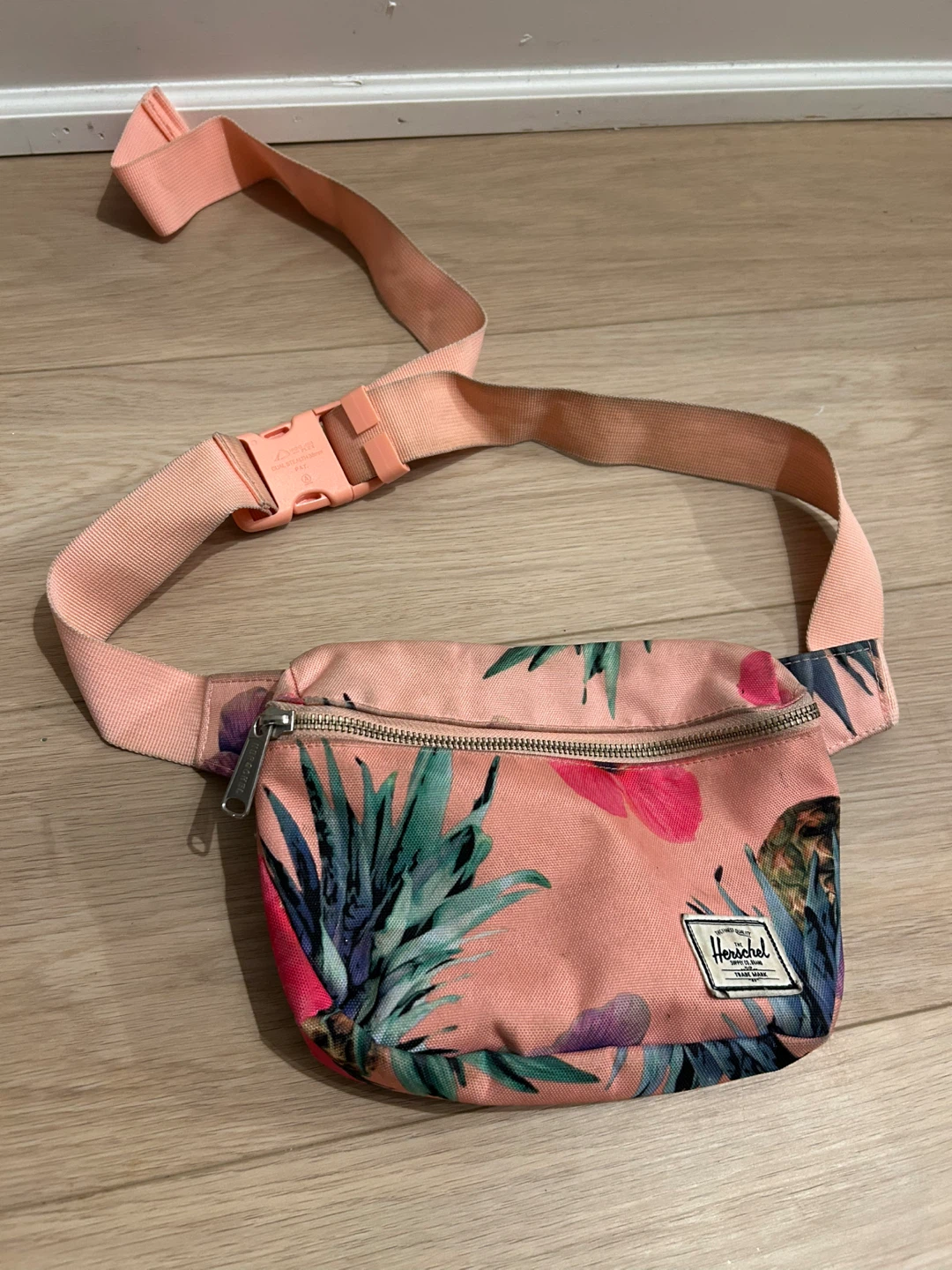 Herschel Fanny Pack Belt Bag Pink Tropical Print