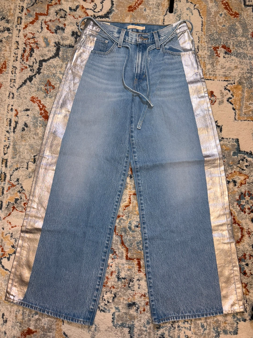 Levi's Straight Leg Jeans with Silver Side Stripe - Size 27 - photo 4