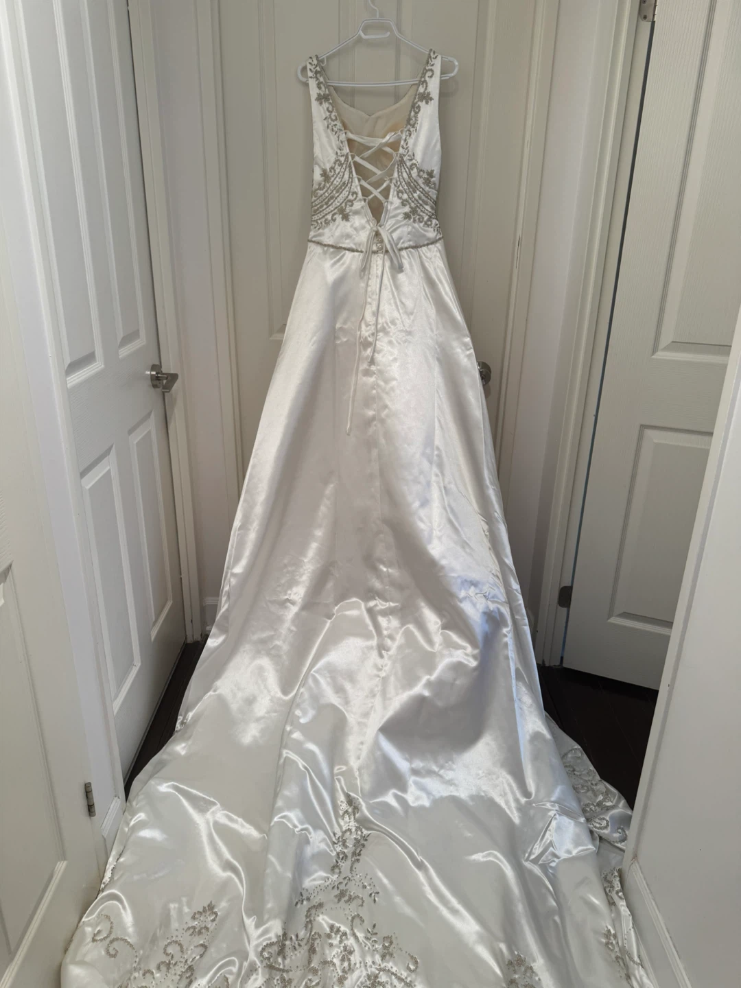 White Beaded Wedding Dress - photo 3