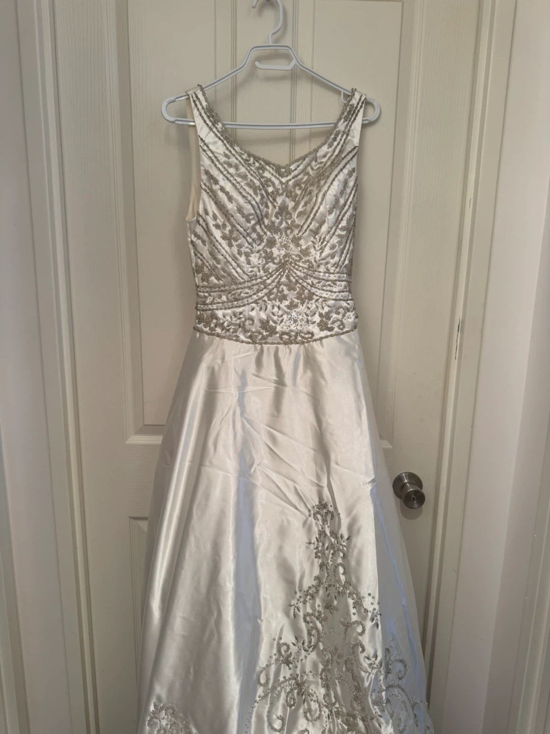 White Beaded Wedding Dress - photo 2