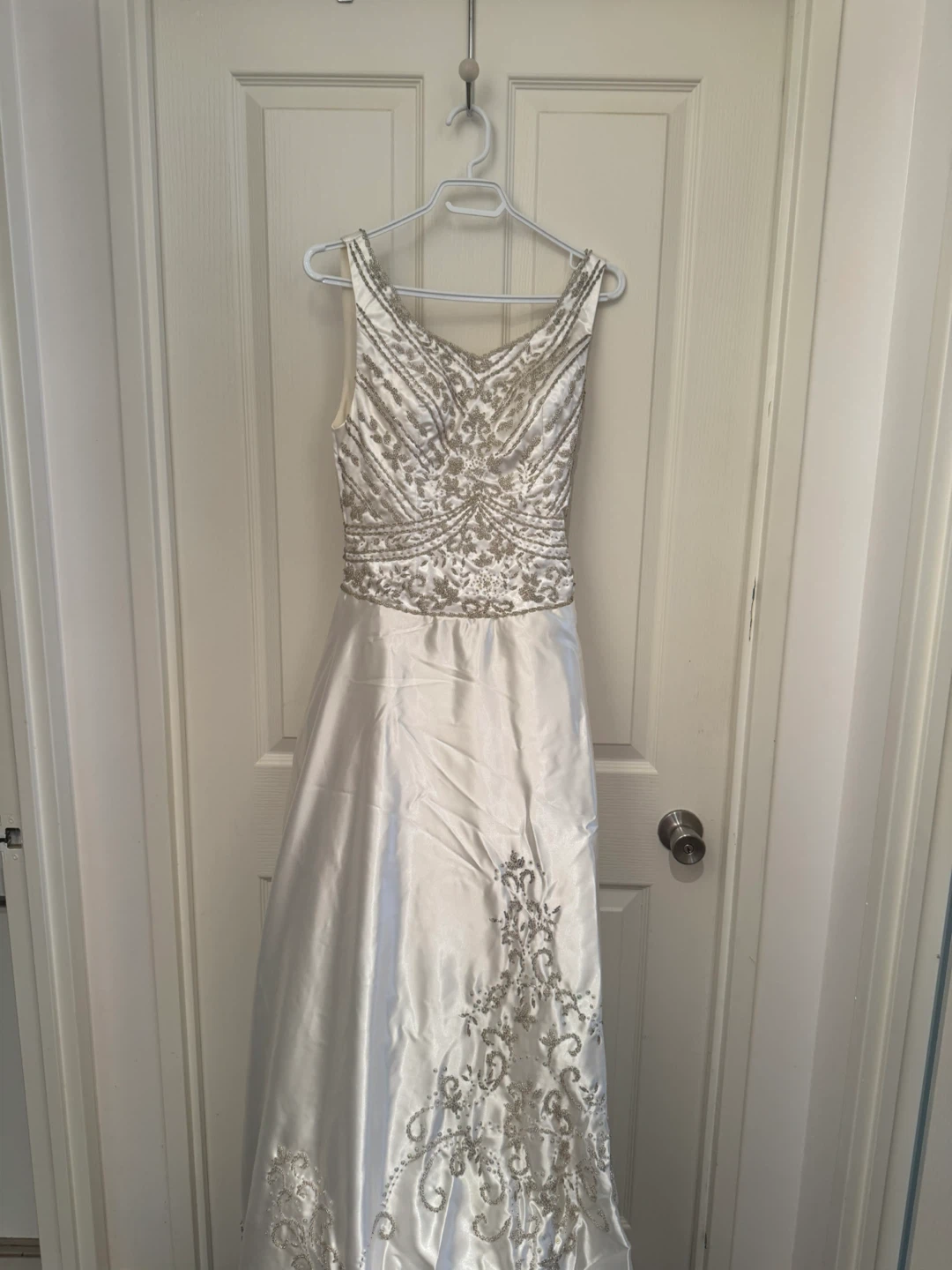 White Beaded Wedding Dress - photo 4