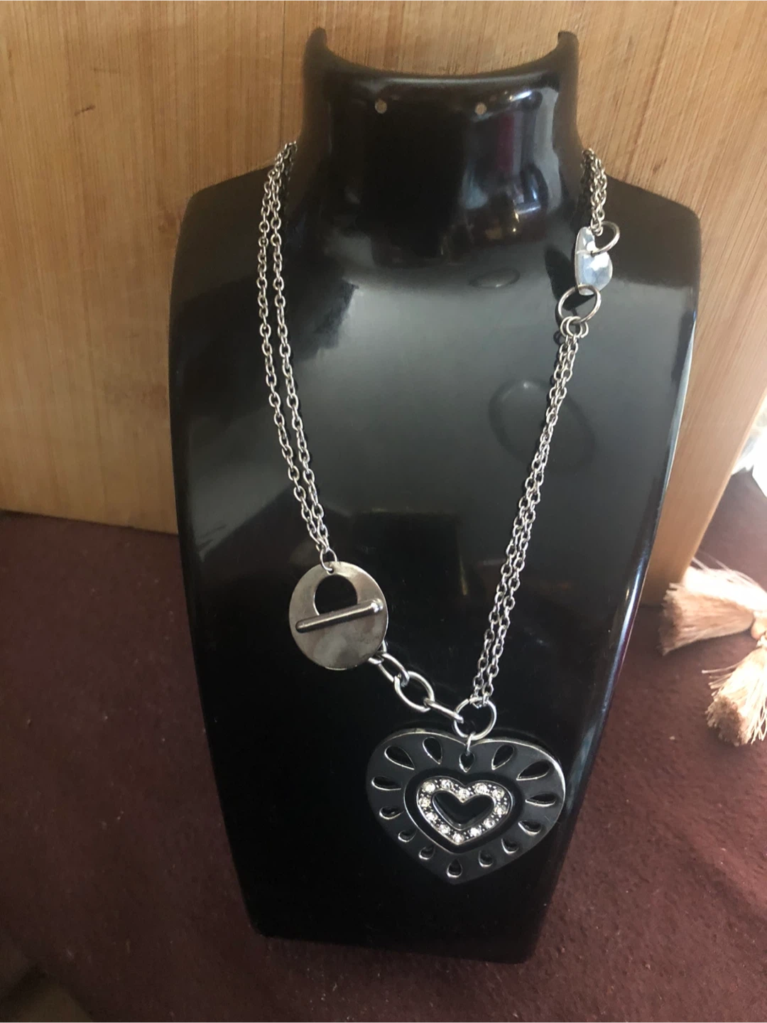 Silver tone heart pendant necklace - photo 2