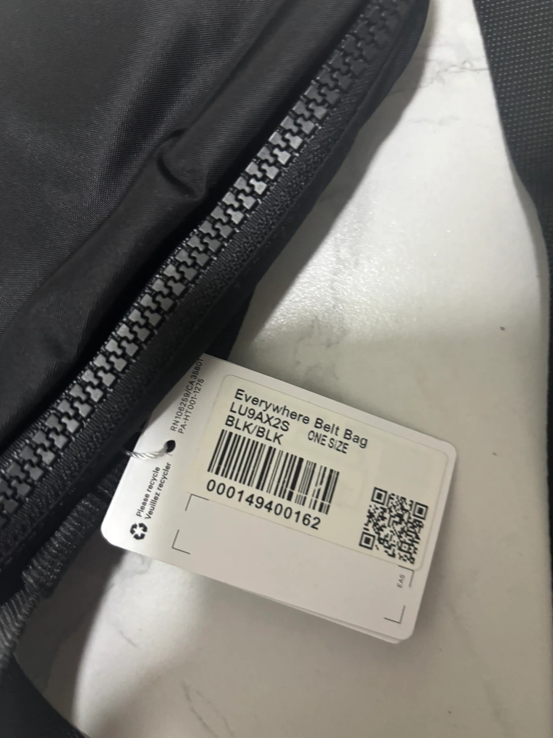 Lululemon Everywhere Belt Bag - Black - photo 4