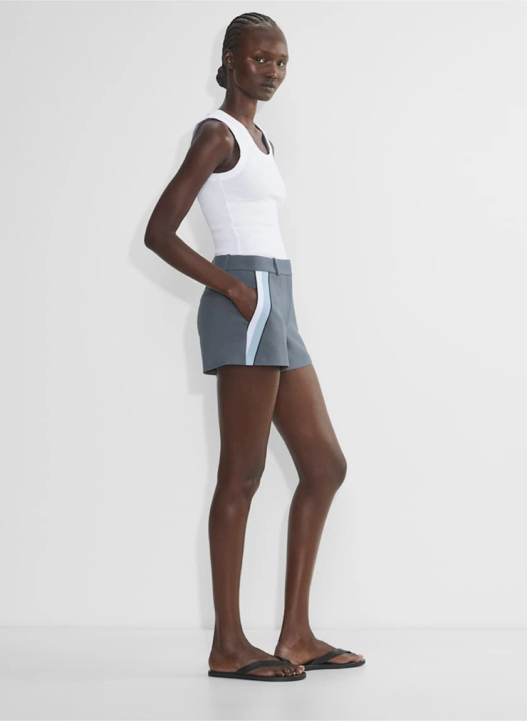 Aritzia Babaton Metropolis Shorts